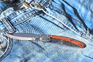 Couteau K2 modèle Ailes de la mort